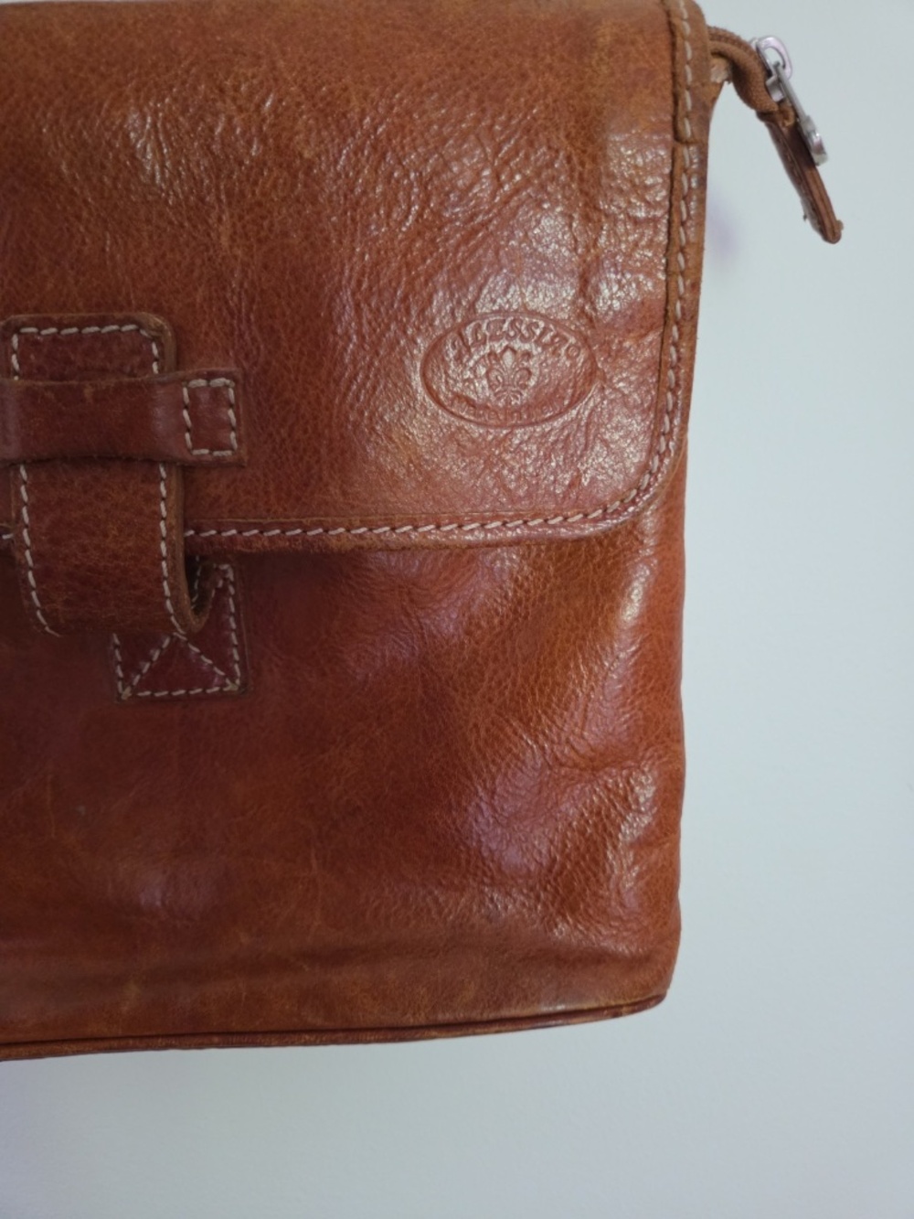 Genuine Alessia Italian Leather Brown Saddle Messenger Bag - Picture 2 of 15